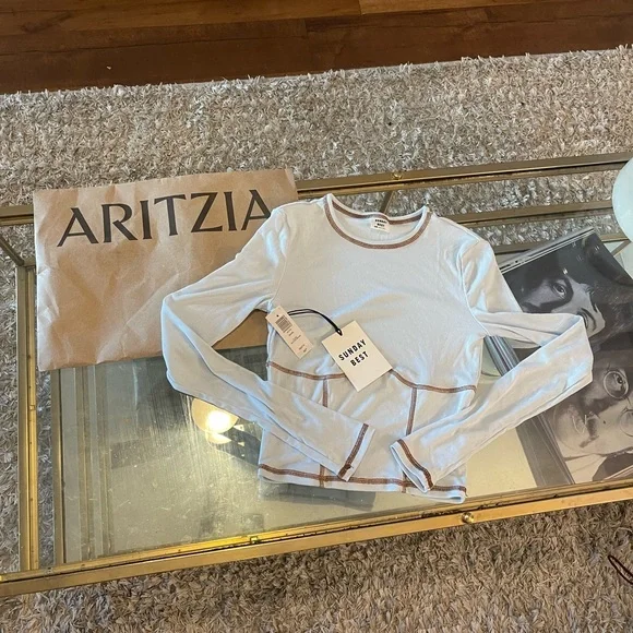 New with tags Aritzia Sunday Best
DOVE LONG SLEEVE - Picture 2 of 9